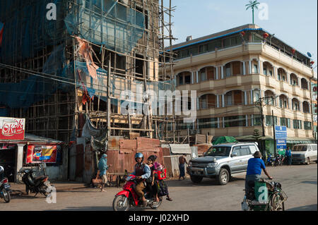 31.01.2017, Mawlamyine, République de l'Union du Myanmar, en Asie - une scène de rue à Mawlamyine. Banque D'Images