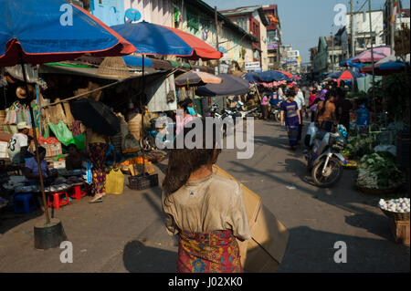 31.01.2017, mawlamyine, république de l'Union du Myanmar, en Asie - une scène de marché à mawlamyine. Banque D'Images