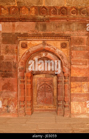 Détail complexe de la Isa Ali Khan tombe à l'Humayuns tomb complexe dans Delhi, Inde Banque D'Images