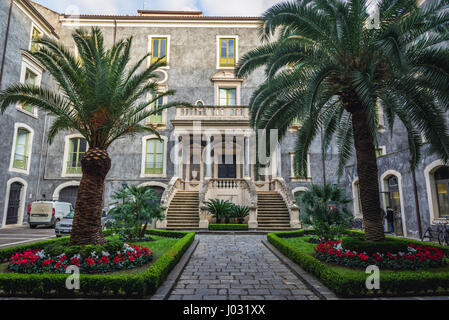 Cour du Palais de San Giuliano, Université de Catane bâtiment à la place de l'université (Piazza Universita) dans l'île de la Sicile, Catane, Italie Banque D'Images