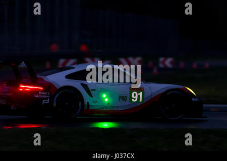 Monza, Italie - 01 Avril 2017 : Porsche 911 RSR Porsche GT de l'équipe, entraînée par R. Lietz et F. Makowiecki au cours de la FIA World Endurance Championship de Banque D'Images