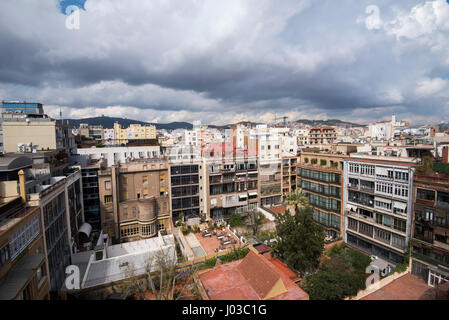 Vue depuis le toit de la Casa Mila (La Pedrera) par Gaudi, Barcelone Espagne Banque D'Images