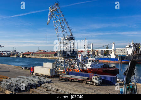 Port de Leixoes Matosinhos en ville, bordée de Porto, partie de la grande sous-région de Porto au Portugal. Vue du pont Banque D'Images