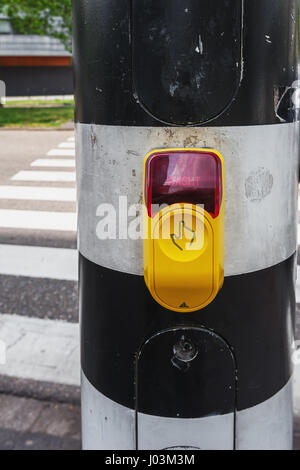 Bouton poussoir d'une lumière pédestre à Rotterdam Banque D'Images