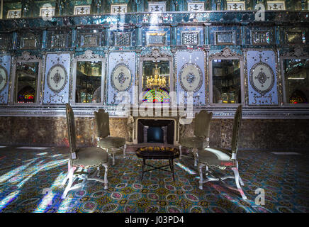 Hall de l'Édifice de l'ol Emareh Shams (soleil) dans la construction du Palais du Golestan (Palais des fleurs) dans la ville de Téhéran, capitale de l'Iran Banque D'Images