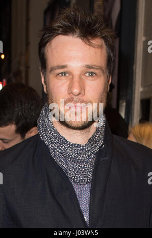 Vip arrivent pour une nuit de la presse qui a peur de Virginia Wolf à l'Harold Pinter Theatre London avec : Rupert Evans Où : London, Royaume-Uni Quand : 09 Mars 2017 Banque D'Images