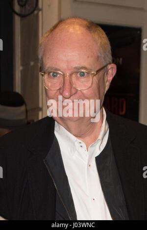 Vip arrivent pour une nuit de la presse qui a peur de Virginia Wolf à l'Harold Pinter Theatre London avec : Jim Broadbent Où : London, Royaume-Uni Quand : 09 Mars 2017 Banque D'Images