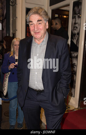 Vip arrivent pour une nuit de la presse qui a peur de Virginia Wolf à l'Harold Pinter Theatre London comprend : Jim Carter Où : London, Royaume-Uni Quand : 09 Mars 2017 Banque D'Images