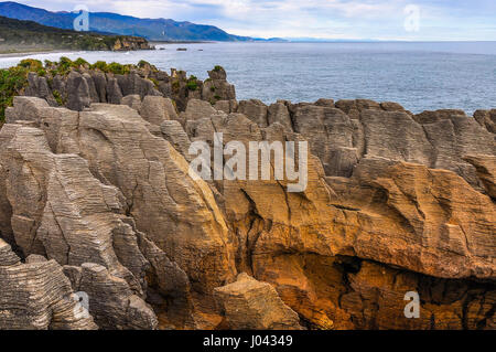 Pancake rocks à Punakaiki sur la côte ouest de la Nouvelle-Zélande Banque D'Images