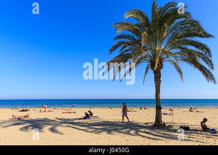 La ville d'Alicante, plage de Postiguet Playa del, Costa Blanca, Espagne Banque D'Images