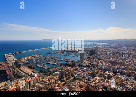 Vue aérienne de Alicante, Alicante port et Marina, Costa Blanca, Espagne Banque D'Images