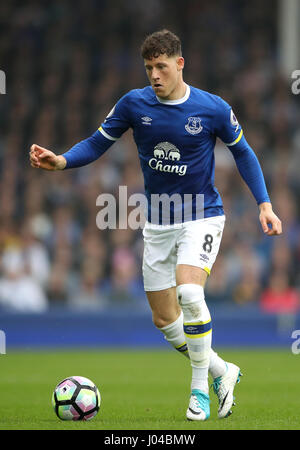 Ross Barkley d'Everton pendant le match de la Premier League à Goodison Park, Liverpool. APPUYEZ SUR ASSOCIATION photo. Date de la photo: Dimanche 9 avril 2017. Voir PA Story SOCCER Everton. Le crédit photo devrait se lire comme suit : Nick Potts/PA Wire. RESTRICTIONS : aucune utilisation avec des fichiers audio, vidéo, données, listes de présentoirs, logos de clubs/ligue ou services « en direct » non autorisés. Utilisation en ligne limitée à 75 images, pas d'émulation vidéo. Aucune utilisation dans les Paris, les jeux ou les publications de club/ligue/joueur unique. Banque D'Images