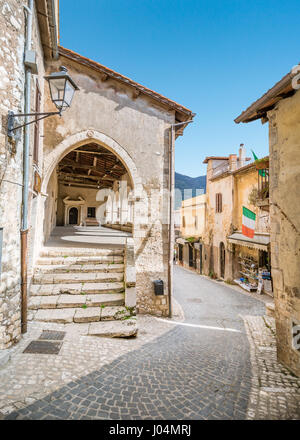 Vue panoramique à Sermoneta, village médiéval dans la province de Latina, Italie Banque D'Images