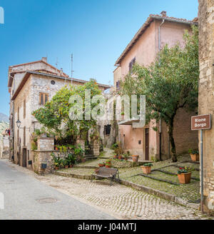 Vue panoramique à Sermoneta, village médiéval dans la province de Latina, Italie Banque D'Images