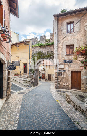 Vue panoramique à Sermoneta, village médiéval dans la province de Latina, Italie Banque D'Images