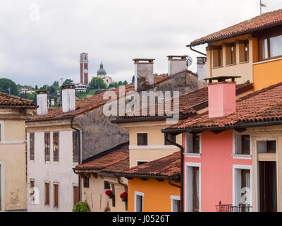 Vicenza, Italie - 15 mai 2016 Ville : vue sur le toits de tuiles rouges historique Banque D'Images