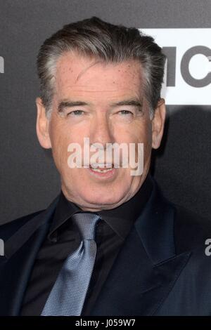 Pierce Brosnan au niveau des arrivées pour le fils du CMA Series Premiere, Théâtre ArcLight, Los Angeles, CA, le 3 avril 2017. Photo par : Priscilla Grant/Everett Collection Banque D'Images