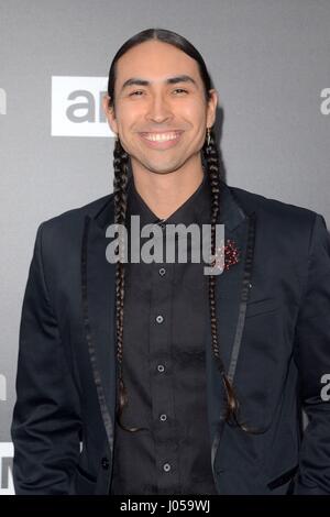 Tatanka signifie au niveau des arrivées pour le fils du CMA Series Premiere, Théâtre ArcLight, Los Angeles, CA, le 3 avril 2017. Photo par : Priscilla Grant/Everett Collection Banque D'Images