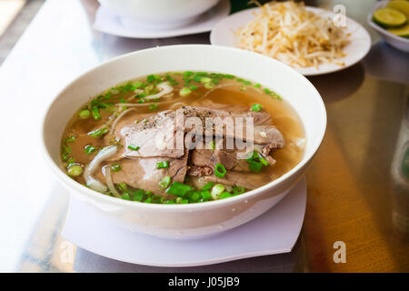 Soupe Pho vietnamien traditionnel Banque D'Images