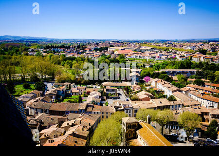 Sur la ville de Carcassonne, France du château comtal de la Cité médiévale. Banque D'Images