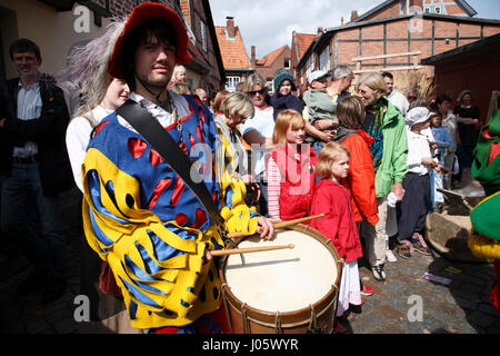 La garde de la ville, Festival Alte Handwerkerstrasse dans la vieille ville de Lunebourg, Lunebourg, Basse-Saxe, Allemagne Banque D'Images