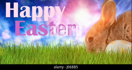 Salutation de pâques contre l'avis du ciel bleu Banque D'Images