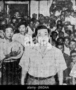 Le titre semble contenir des caractères non standard et peut faire référence à une œuvre d’art avec un nom cryptique ou à l’œuvre d’un artiste spécifique dans un script différent. Elle nécessite une enquête plus approfondie pour obtenir des détails précis. Banque D'Images