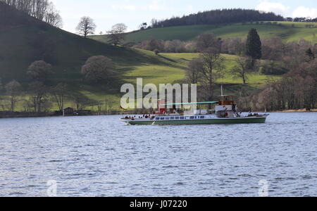 Ullswater Steamers MV Corbeau sur Ullswater Cumbria UK Avril 2017 Banque D'Images