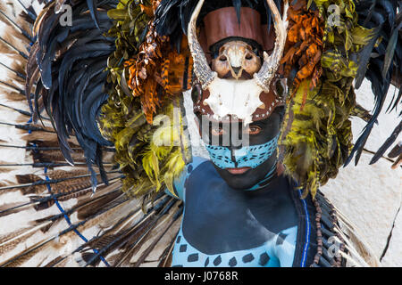 Tulum, Mexique, Mars 12th, 2017 : l'homme en costume, d'indiens Banque D'Images