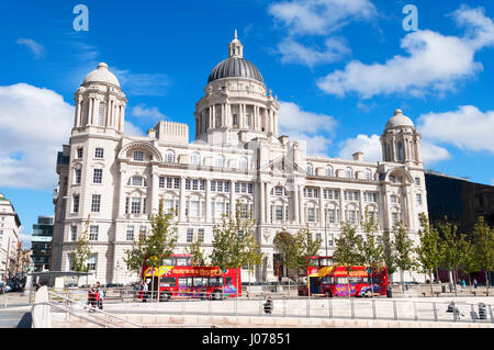 Le port de Liverpool building sur des fameux " trois grâces " bâtiments sur le front de mer de Liverpool, Banque D'Images