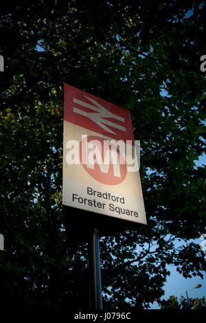 Bradford Forster Square Station Sign Banque D'Images