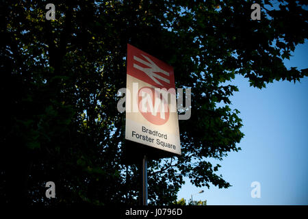 Bradford Forster Square Station Sign Banque D'Images