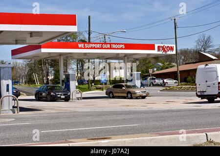 Station de gaz d'Exxon avec nous appuyons nos troupes sign Banque D'Images