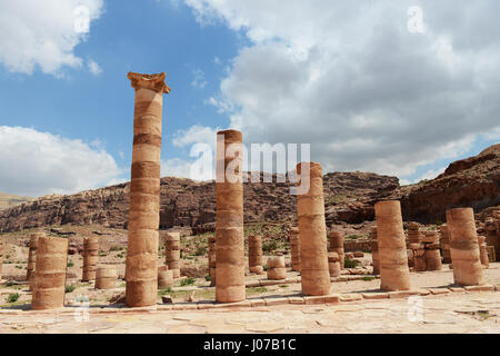 La rue Colonnade dans la ville antique de Petra. Banque D'Images