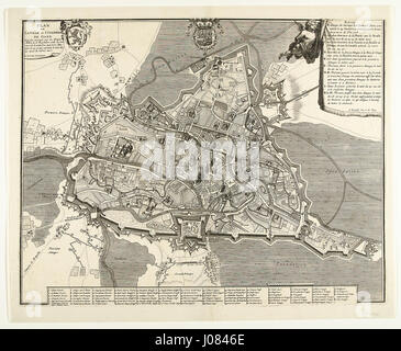 Cette carte détaillée du XVIIIe siècle de Gand a été créée par Jacobus Harrewijn et Eugène Henry Fricx. Il présente la disposition de la ville et des monuments remarquables, servant de document historique important de la planification urbaine de Gand pendant cette période. Banque D'Images