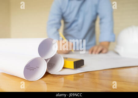 Sur le plan de dessin de l'architecte, l'ingénierie, l'architecture concept concept, Soft focus, vintage tone Banque D'Images