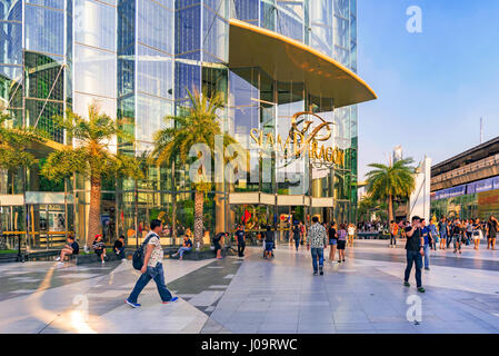 BANGKOK, THAÏLANDE - 05 février : c'est le centre commercial Siam Paragon, un célèbre centre commercial de luxe au centre-ville de Bangkok, le 05 février, 2017 dans Ba Banque D'Images