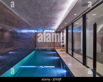 Piscine. Les étangs de Hampstead House, Londres, Royaume-Uni. Architecte : Stiff  + Damien Vorreux architectes, 2016. Banque D'Images