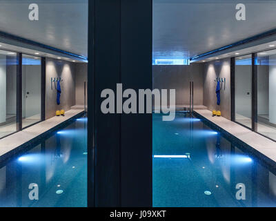 Piscine. Les étangs de Hampstead House, Londres, Royaume-Uni. Architecte : Stiff  + Damien Vorreux architectes, 2016. Banque D'Images