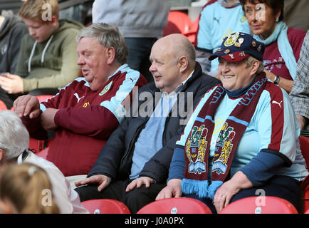 Burnley ventilateurs dans les stands lors du premier match de championnat au stade Riverside, Middlesbrough Banque D'Images