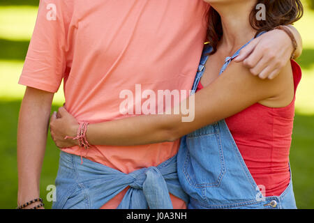 Close up of happy hugging woman Banque D'Images