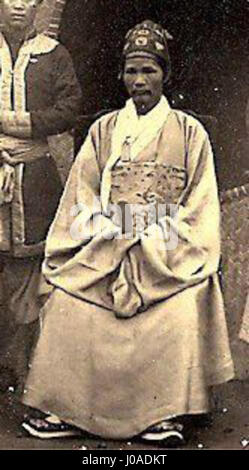 Nguyễn 73 désigne probablement une œuvre ou une personne associée à la culture ou à l'histoire vietnamienne. Sans autre contexte, il reste une référence ambiguë. Banque D'Images