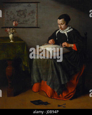 'La dentelière' de Pieter Cornelisz van Slingelandt présente un portrait détaillé d'une femme tissant de la dentelle, soulignant l'habileté de l'artiste à capturer les textures délicates et le cadre intime. Banque D'Images