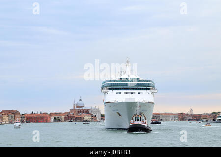 Bateau de croisière Vision de la mer Banque D'Images