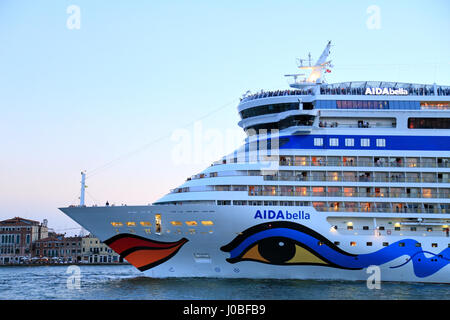 Bateau de croisière AIDAbella Banque D'Images