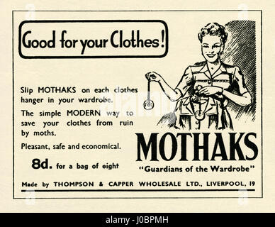 Dans une publicité pour Mothaks naphtaline. Il prétend de la protection de l'espèce d'attaque dans l'armoire pour vos vêtements et est apparu dans un magazine publié au Royaume-Uni en 1947 - vintage 1940 graphiques. Banque D'Images