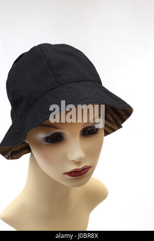 Burberry réversible's Bucket Hat Banque D'Images