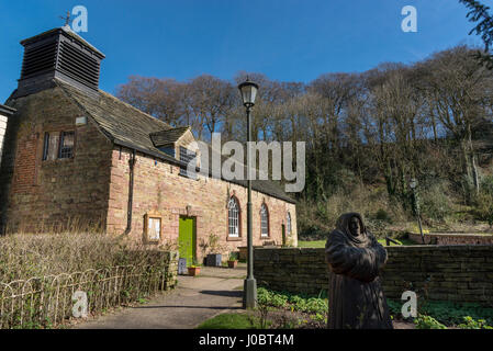 Chadkirk chapelle près Romiley, Stockport, Greater Manchester. Beau soleil du printemps. Banque D'Images