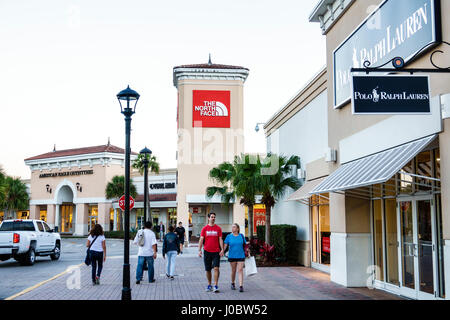 Orlando Florida,Orlando International Premium Outlets,shopping shopper shoppers magasins marchés marché achats vente, magasin de détail stor Banque D'Images