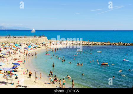 Plage de la Gravette, Antibes, Alpes Maritimes, Côte d'Azur, Provence, France, Méditerranée Banque D'Images